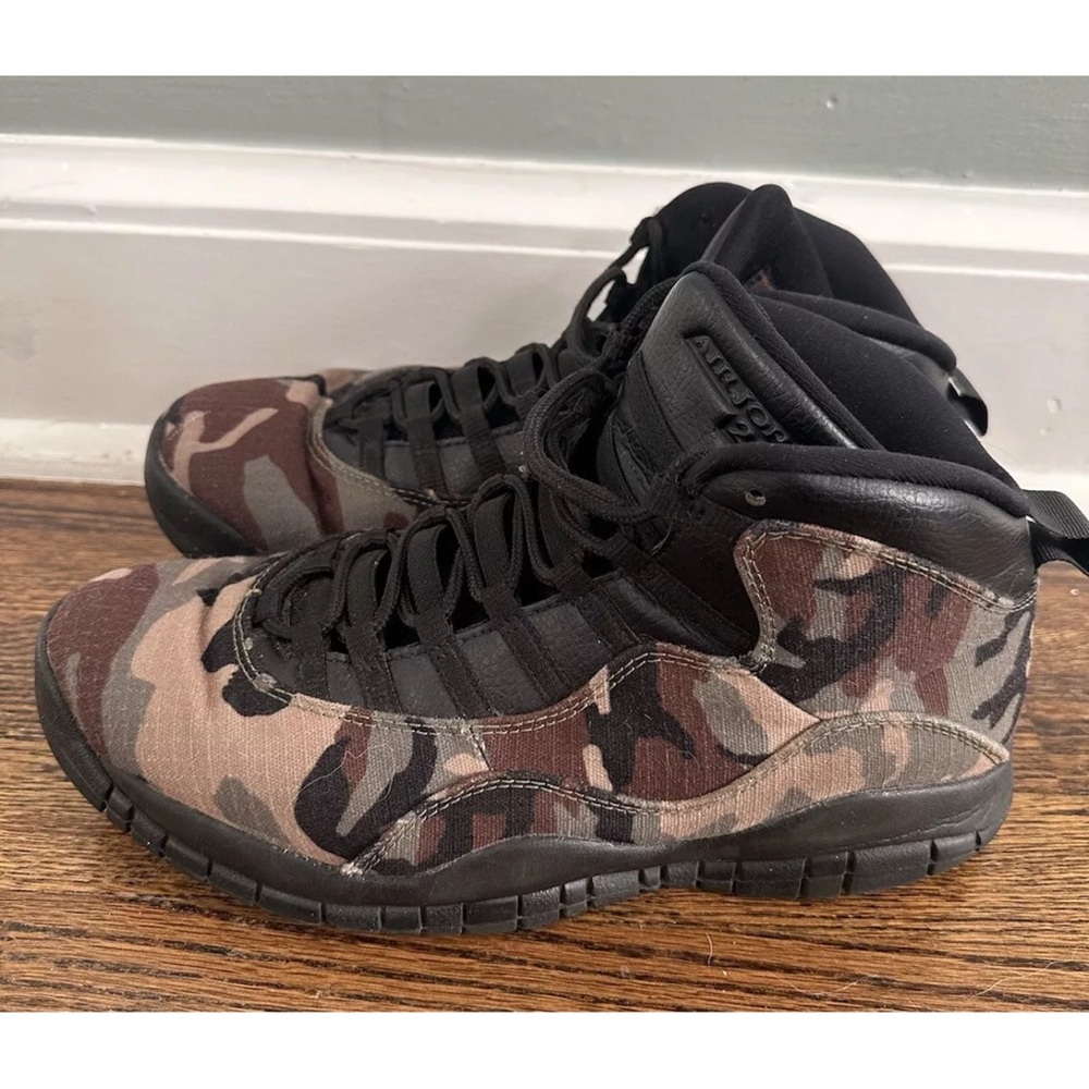 Jordan Retro 10 "Woodland Camo" Size 10 310805-201 used